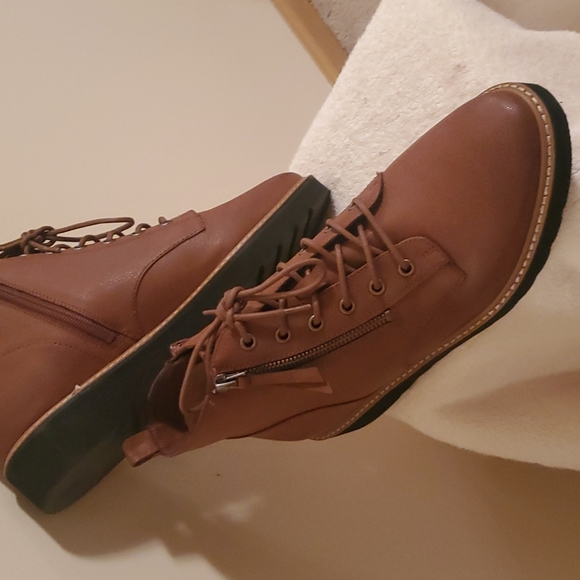 Naturalizer Tie-up Booties - Picture 4 of 9